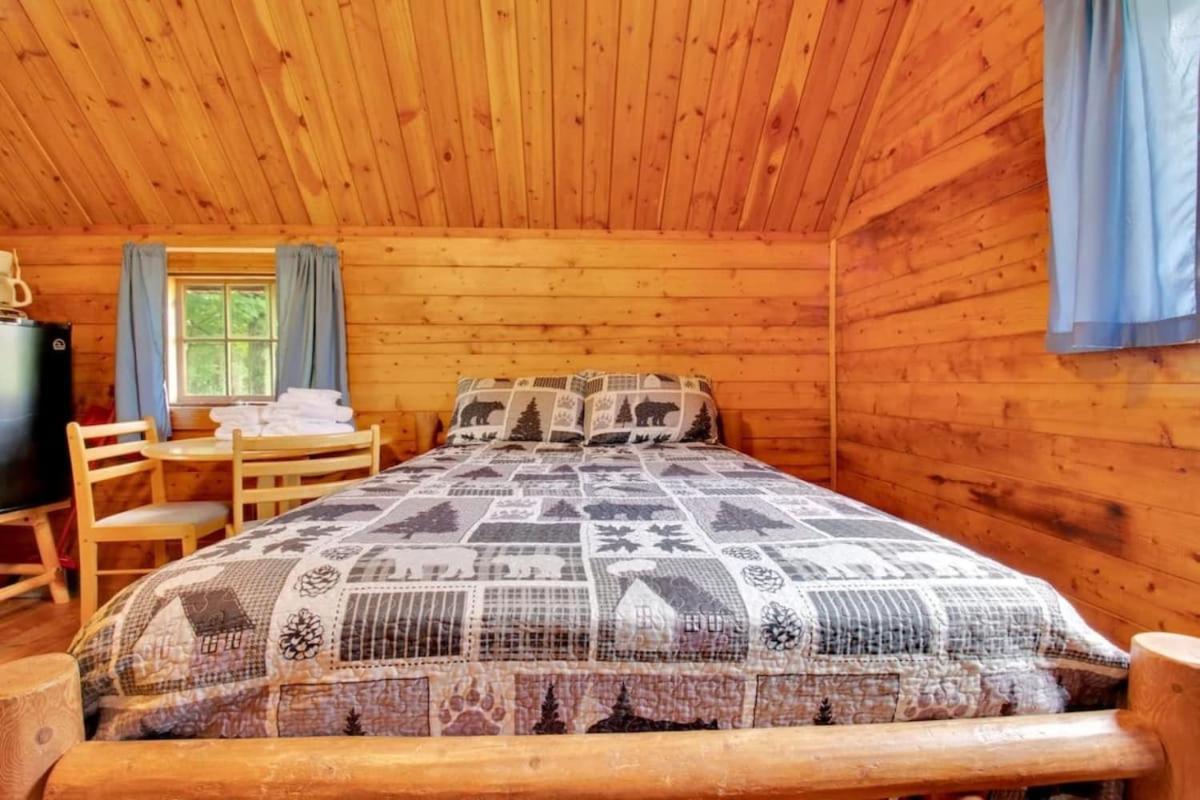 Lovely Rustic Cabin In Блумінгтон Екстер'єр фото
